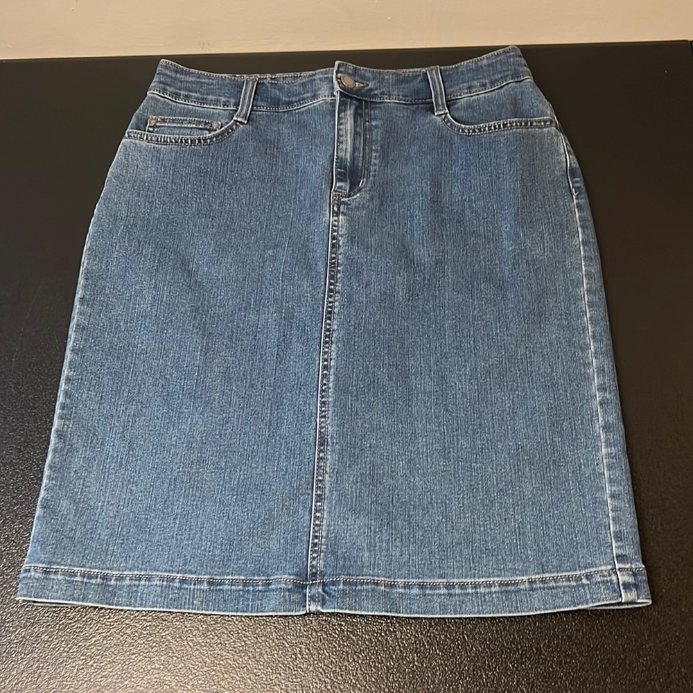 CHARTER Club Denim Skirt Size 4